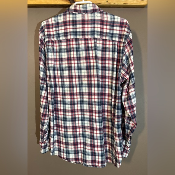 Mens medium Dakota plaid flannel - Picture 2 of 2